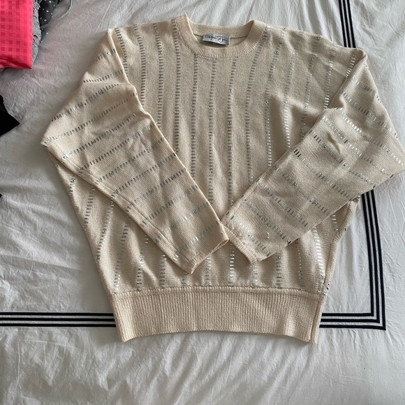 St John- Ivory Sweater with Silver Sequin - Picture 4 of 7